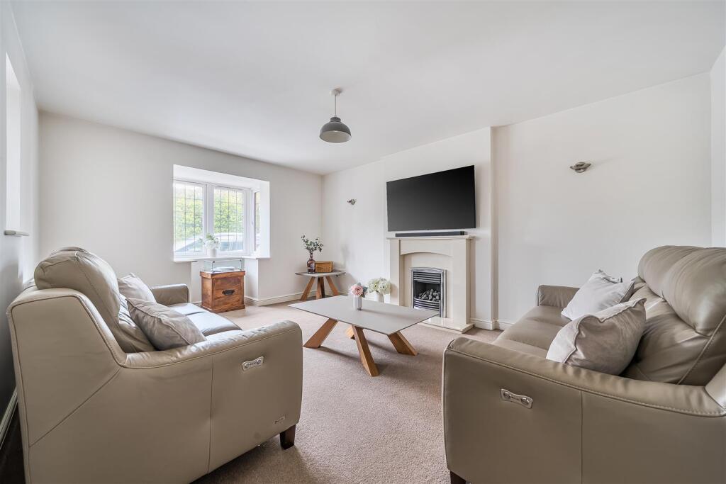 Livingstone Avenue, Long Lawford, Rugby photo 3