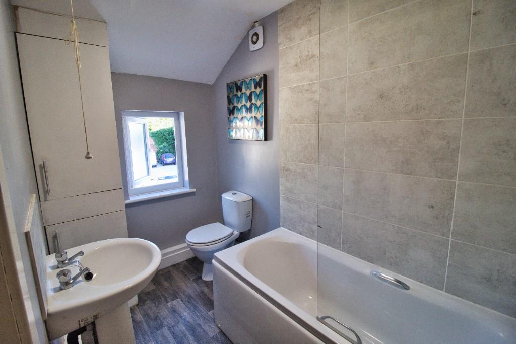 Apartment in Crewe - More