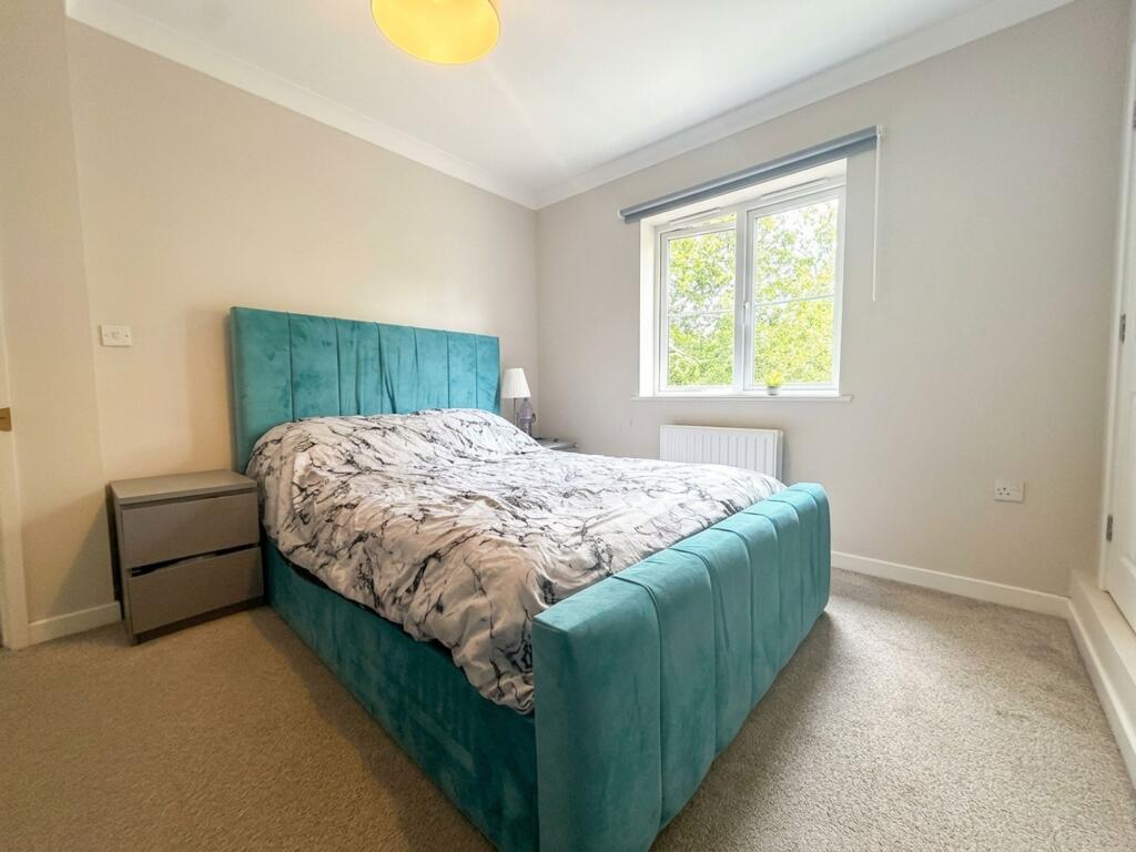 Apartment in Guildford - More