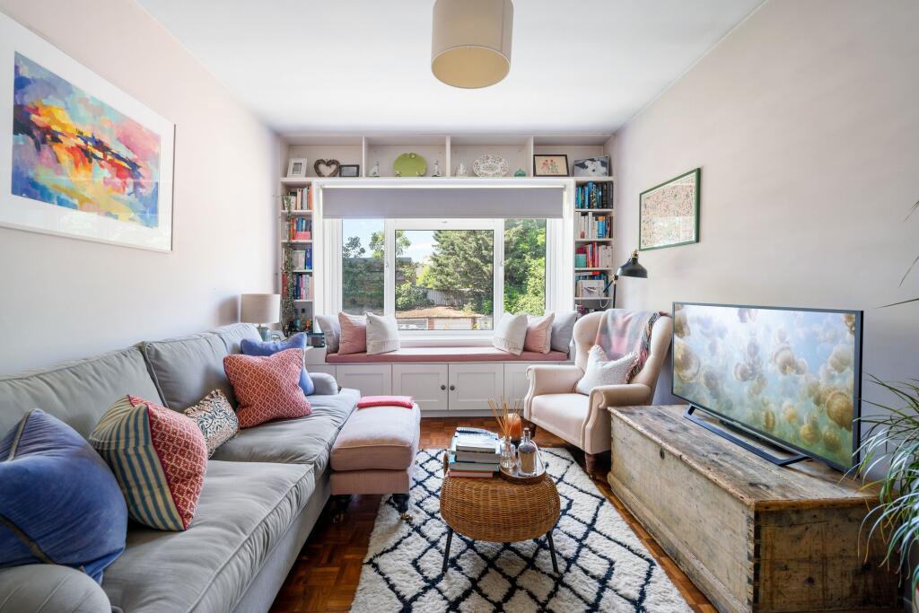 Main image of property: Kings Court, Barry Road, SE22 OJB