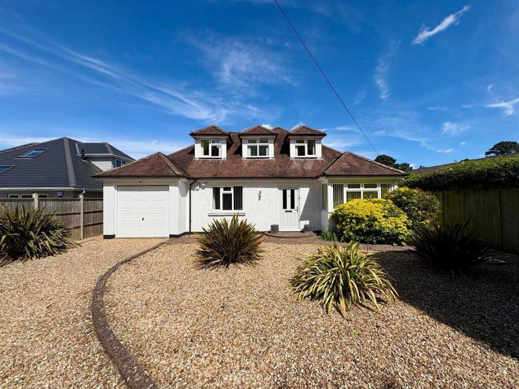 Woodside Road, Ferndown, Ferndown