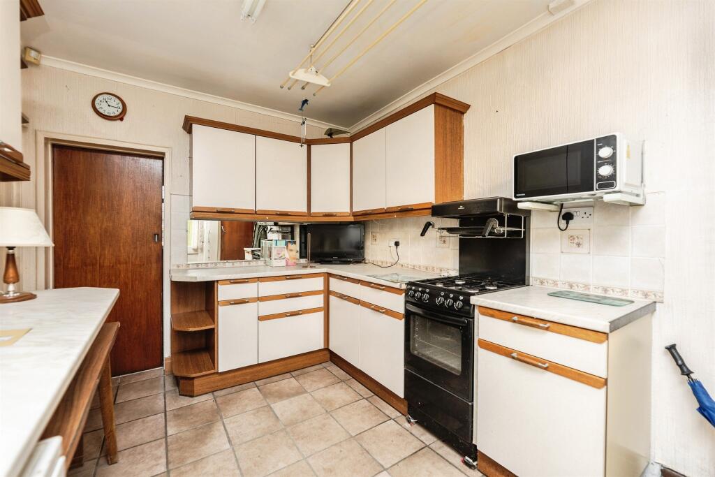 Lower Northcroft, South Elmsall, PONTEFRACT photo 3