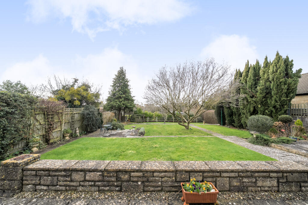 Butts Lane, Woodmancote, Cheltenham, GL52 photo 2