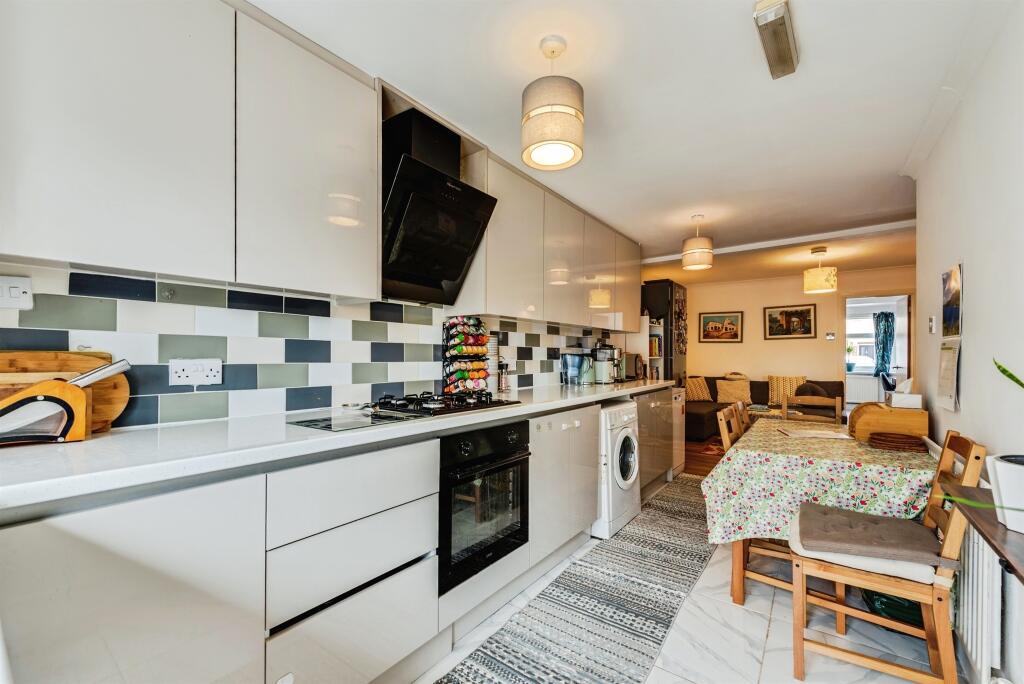 Apartment in Oxford, Cowley - View 4