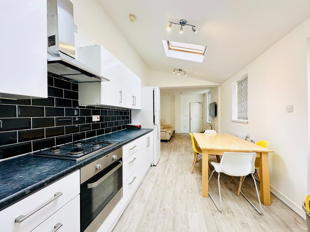 House in Nottingham - View 4