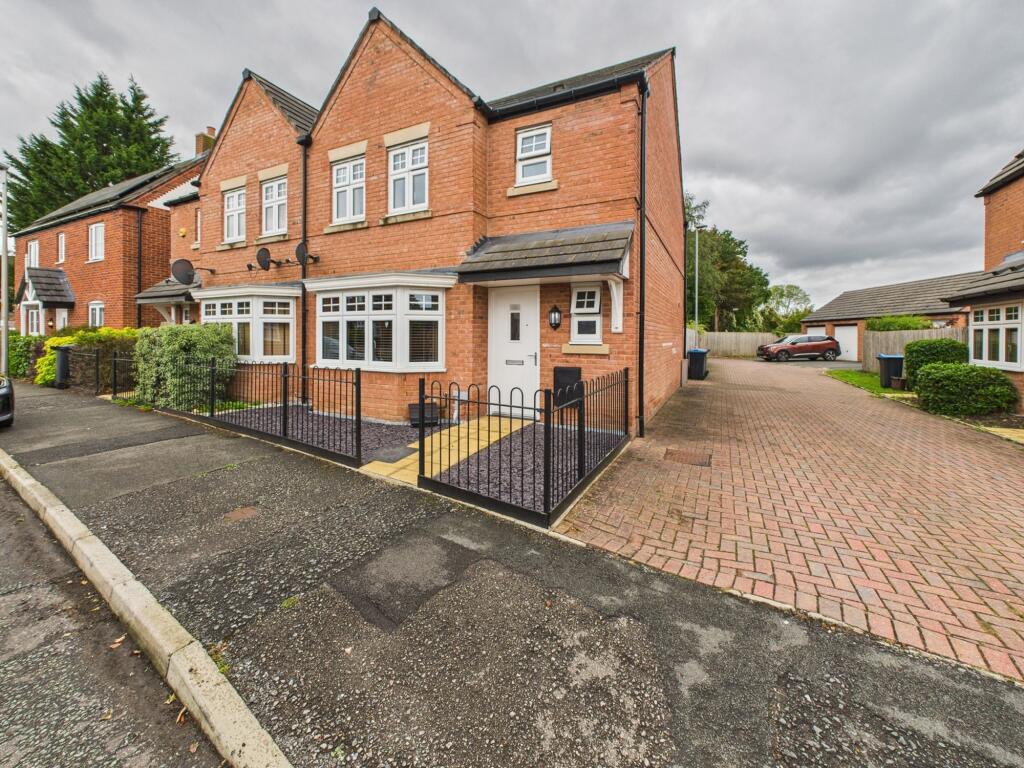 3-bed semi-detached on Wavell Way, Saighton, CH3, £345,000