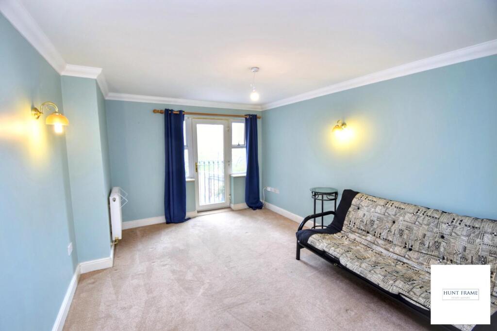 Apartment in Eastbourne, East Sussex - View 5