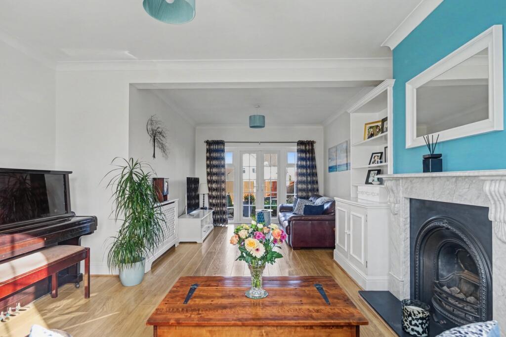 Britten Crescent, Great Baddow, Chelmsford, CM2 - View 2
