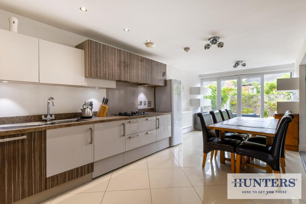 House in Bradford, Apperley Bridge - View 5