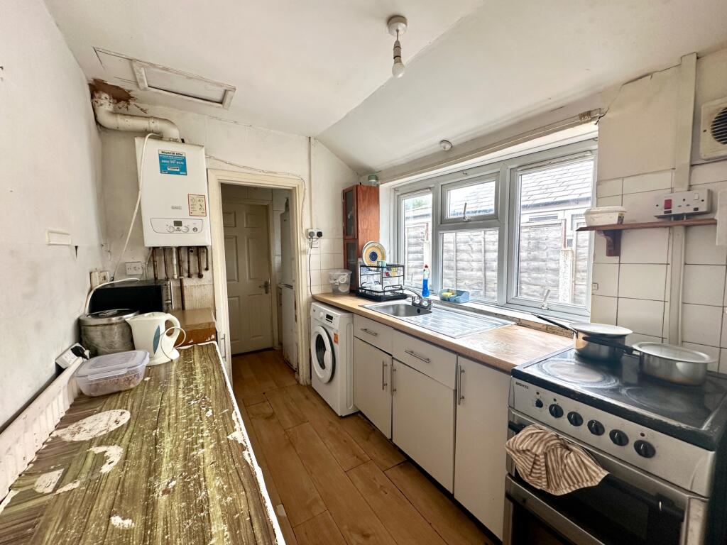 House in Sandwell, West Midlands - View 5