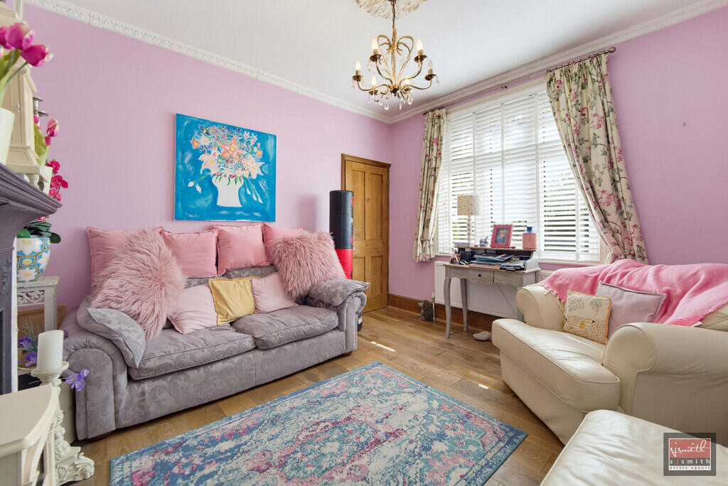 House in Spelthorne, Surrey - View 5