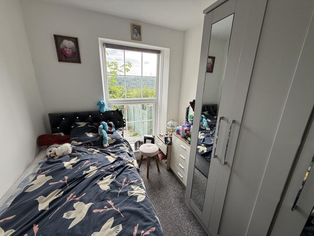 House in Halifax - View 5
