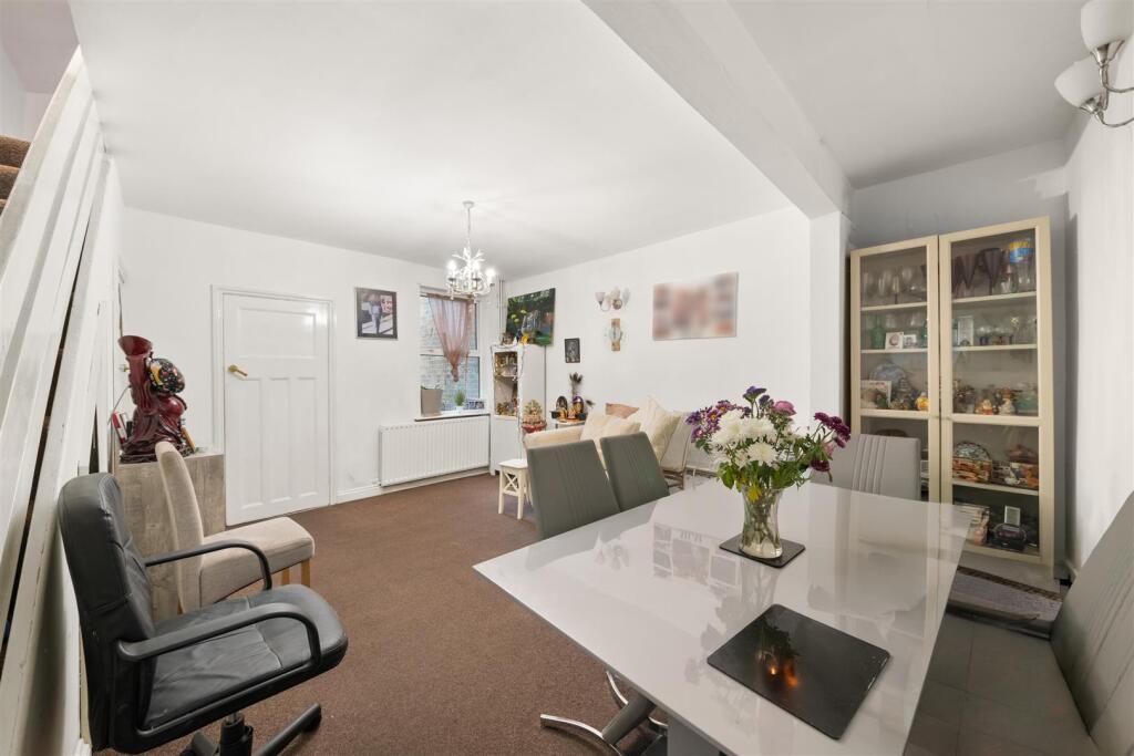 House in London, Hounslow West - View 3
