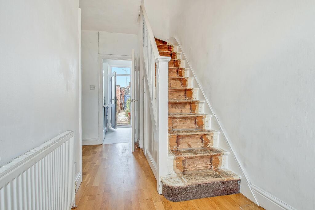 House in Harrow - View 5