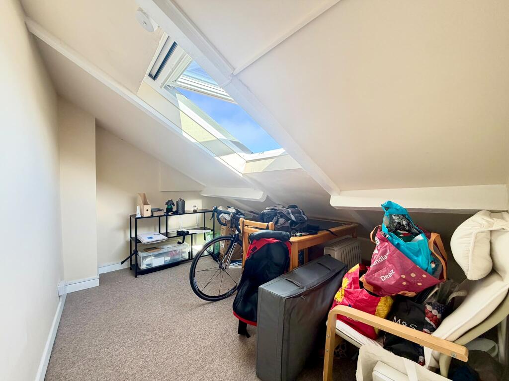 Vallis Way, FROME photo 5