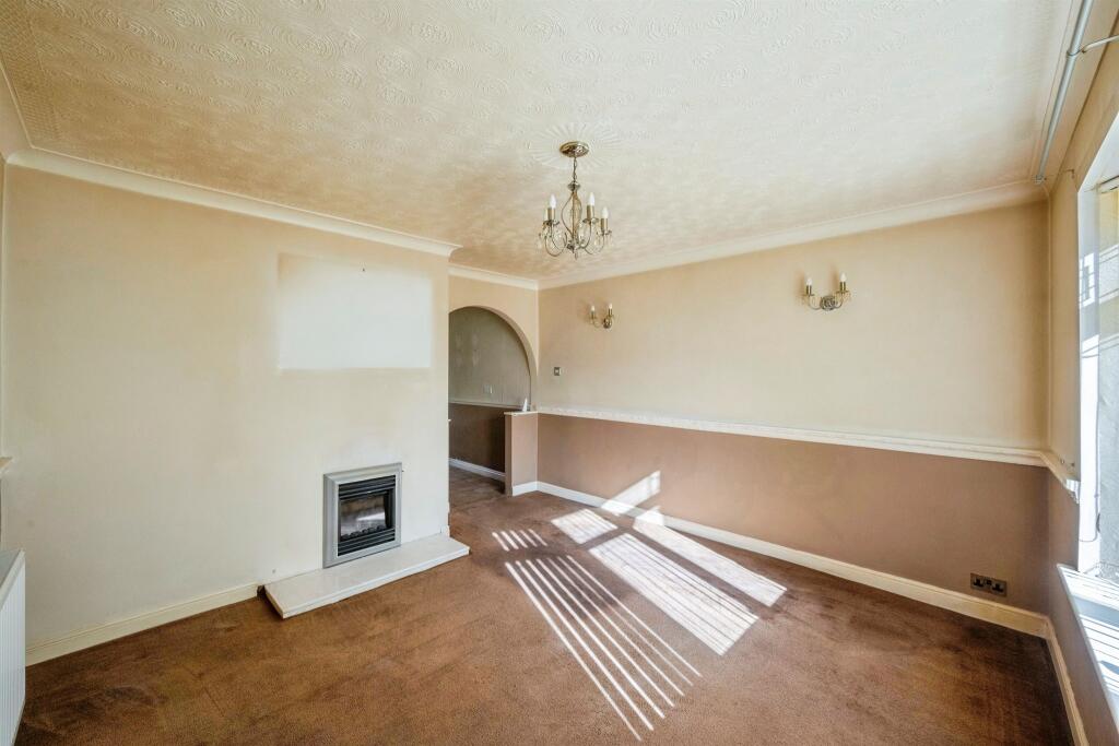 House in Doncaster, Rossington - View 5