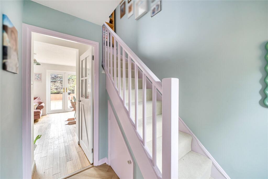 House in Gloucester - View 3