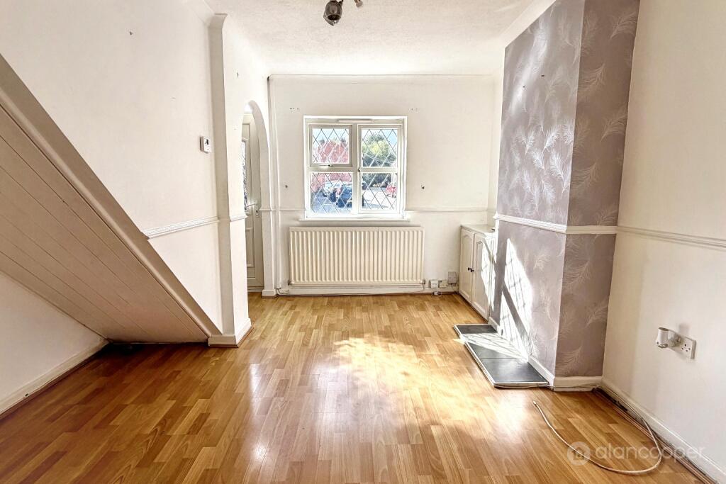 House in Nuneaton and Bedworth, Warwickshire - View 5