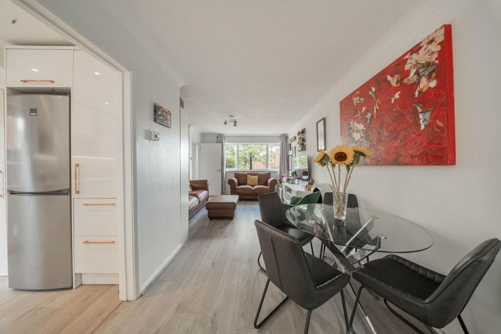 House in Haywards Heath - View 5