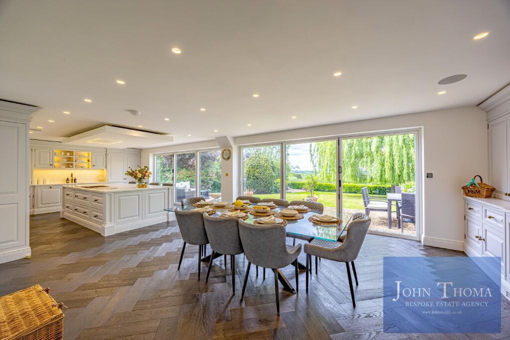 Manor Road, Lambourne End photo 4