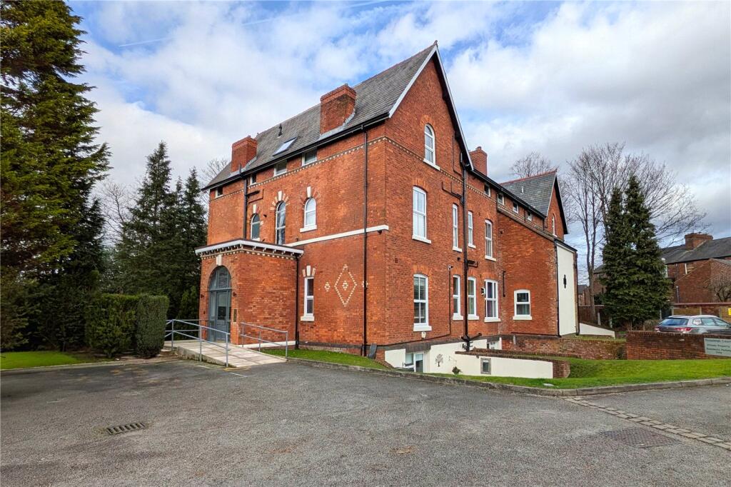 1-bed flat on Heaton Moor Road, Heaton  Moor, Stockport, SK4, £150,000