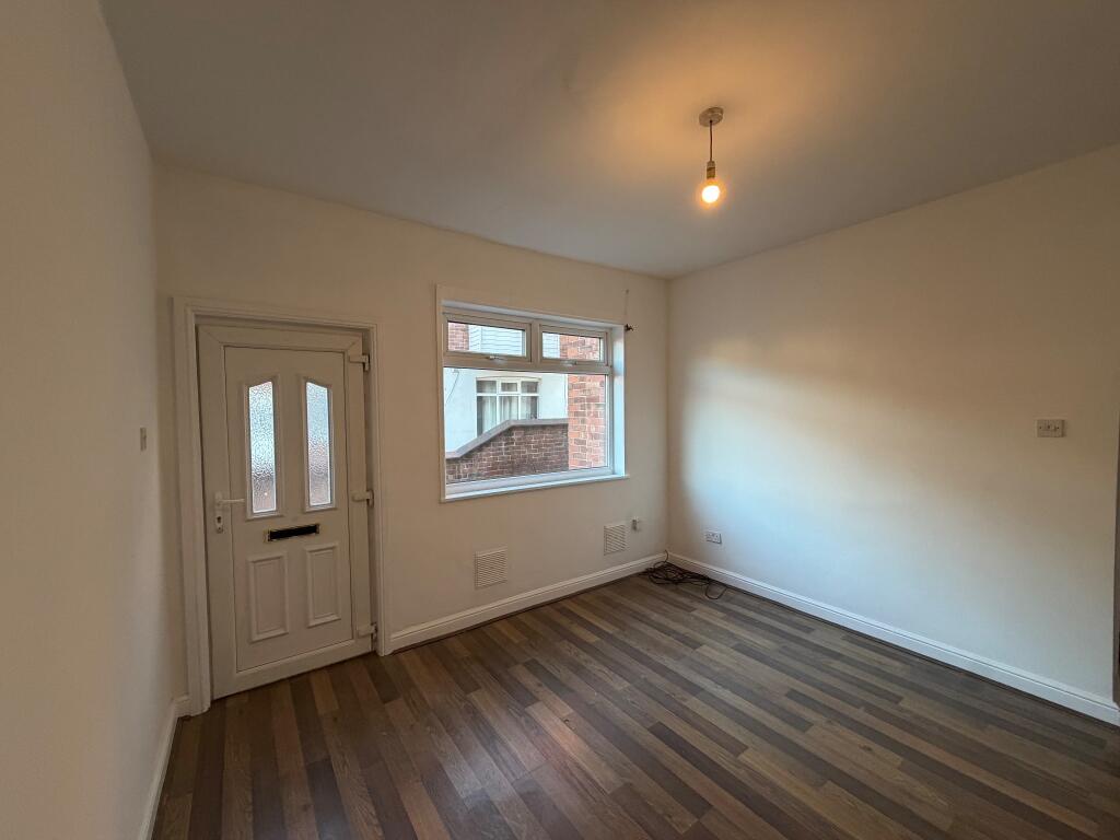 Apartment in Doncaster - View 3