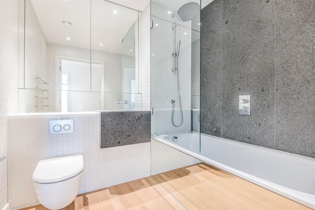 Apartment in London, Royal Borough of Greenwich - More
