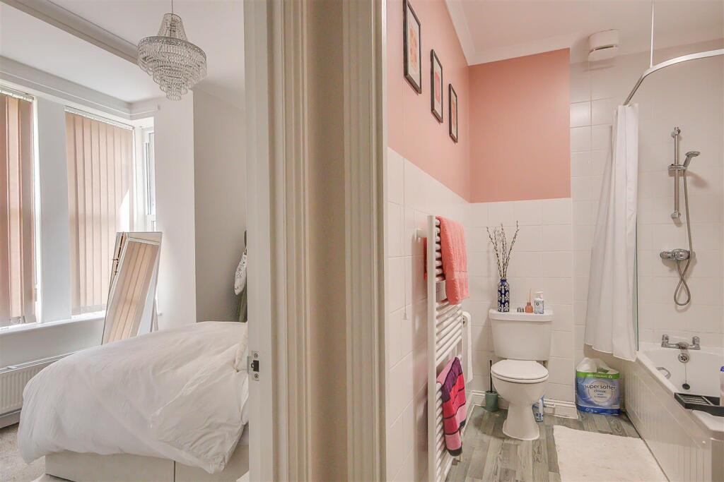 Apartment in Worthing, West Worthing - More