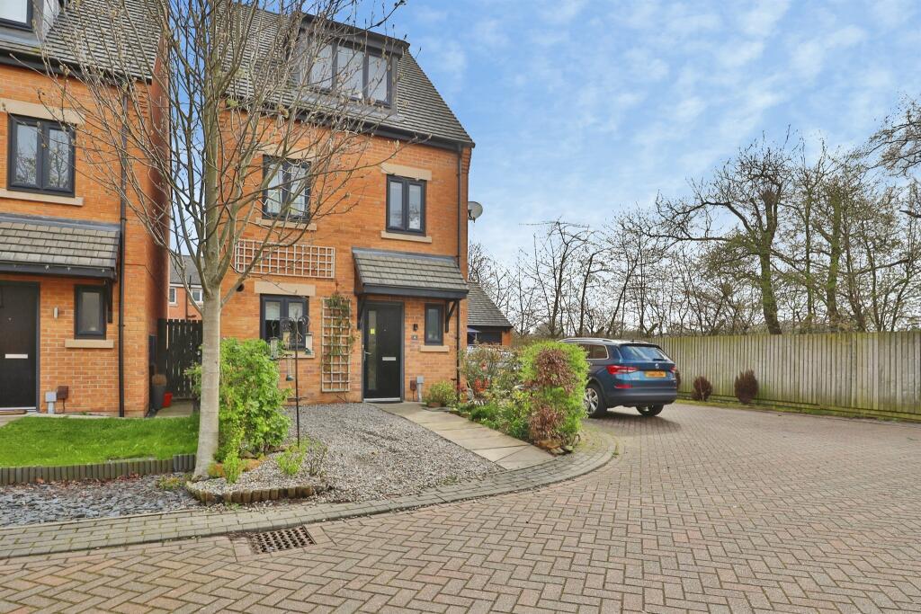 Main image of property: Elsie Bruce Grove, Crossgates, LEEDS