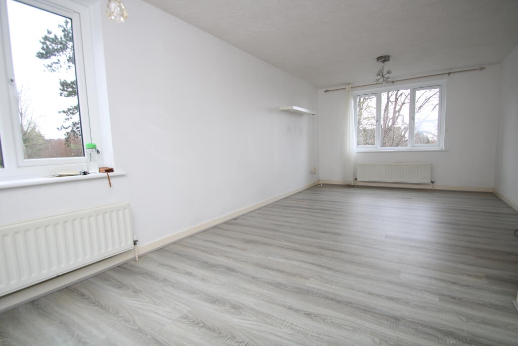 Apartment in Croydon - View 5