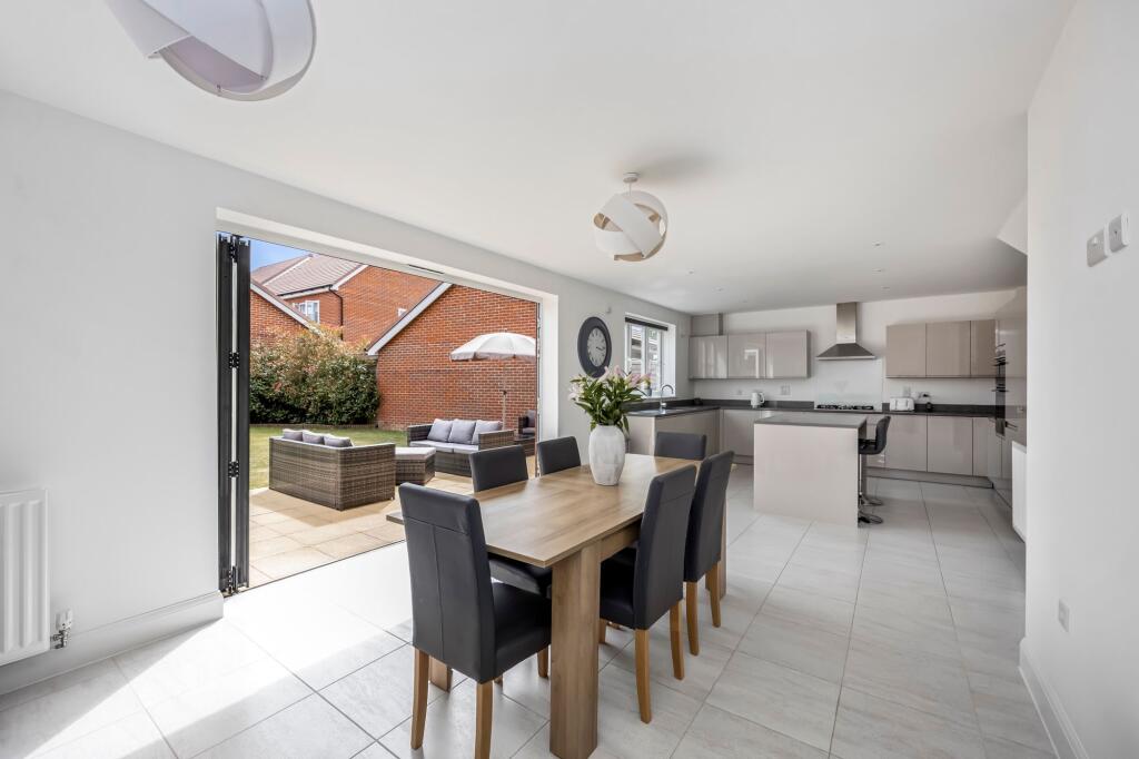 House in Wealden, Roebuck Park, Hellingly - View 2