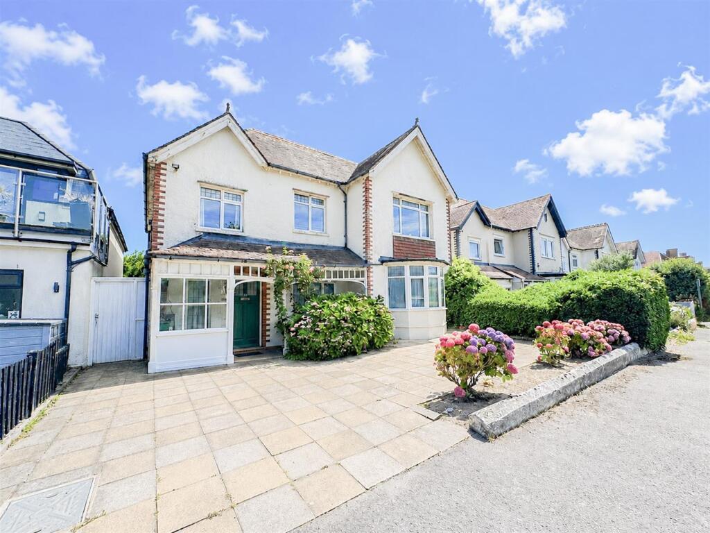 Main image of property: Dorset Road South, Bexhill, TN40 1NL
