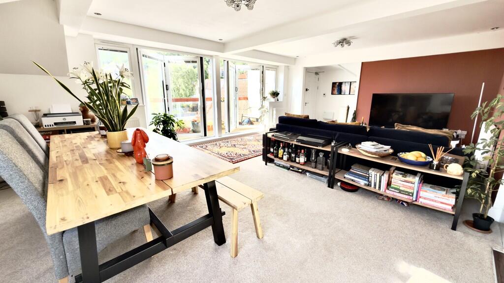 Penthouse Apartment, Kew Road, Weston-super-Mare - More