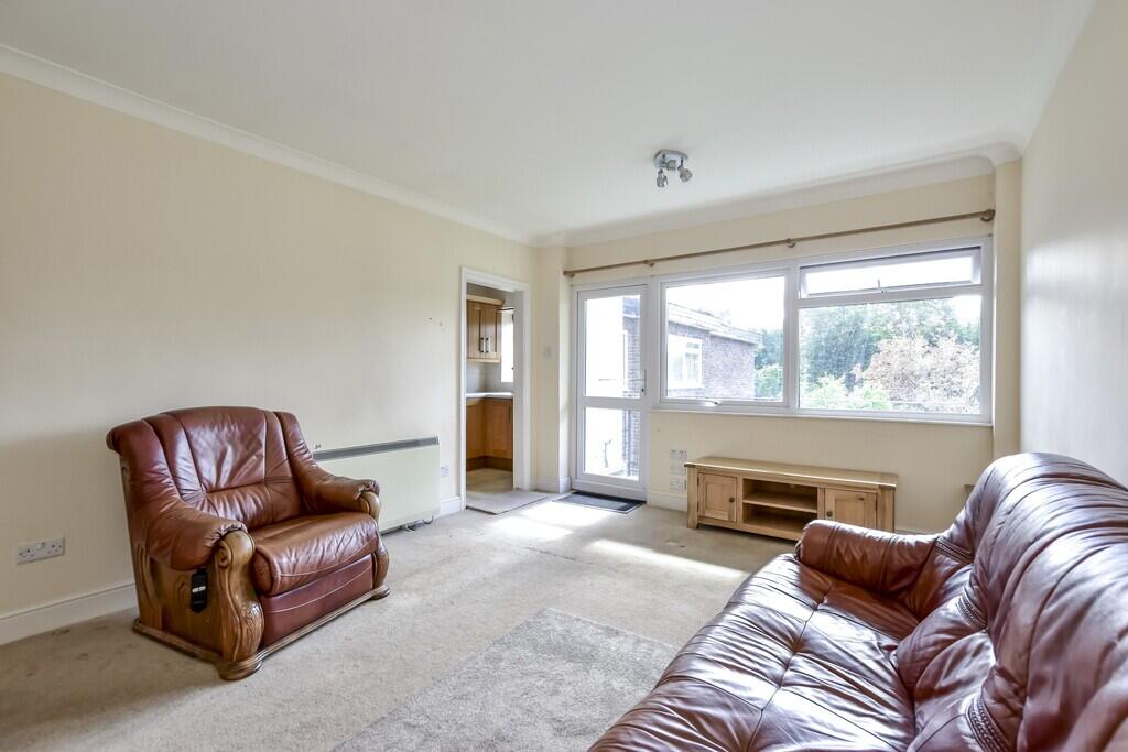 Apartment in Watford - View 3