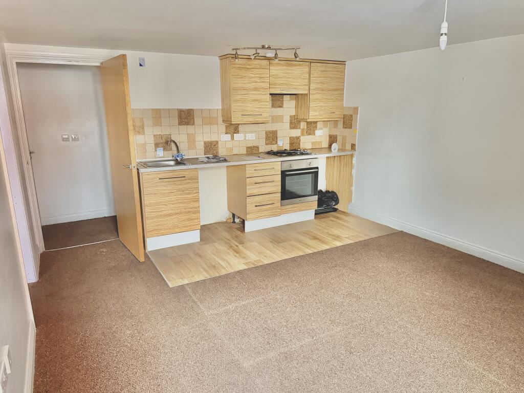 4 Bishops Place, Church Street, Highbridge, Somerset TA9 3EB photo 3
