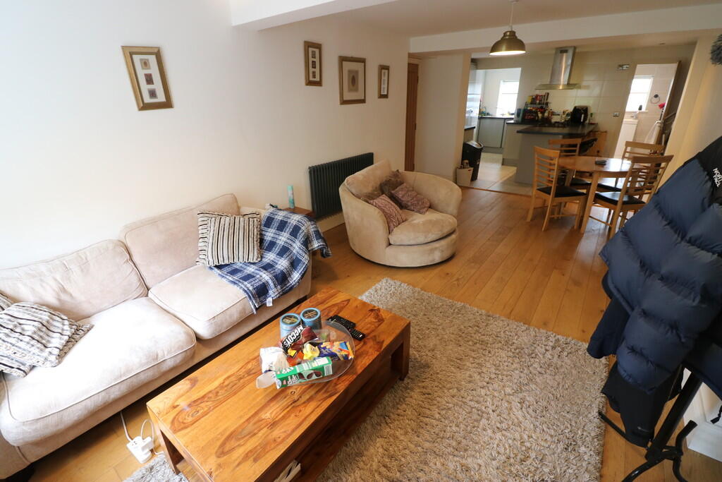 Apartment in Hull - View 4