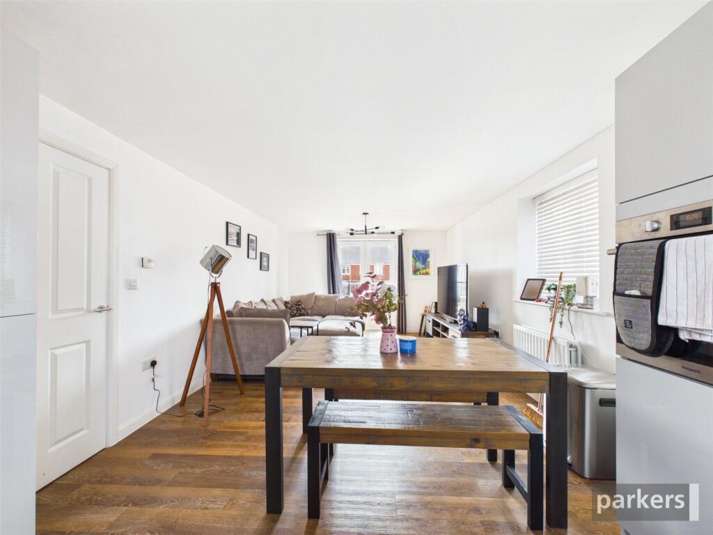 Apartment in Wokingham - View 4