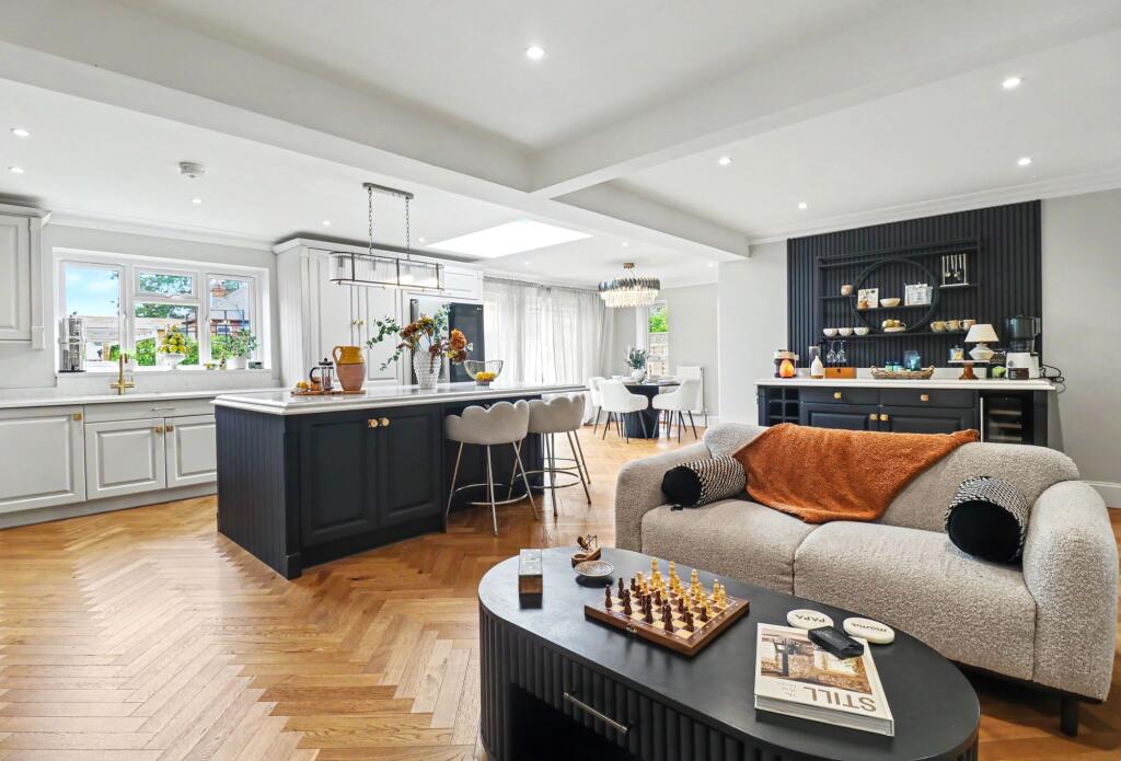 House in Eastleigh, Hound - View 2
