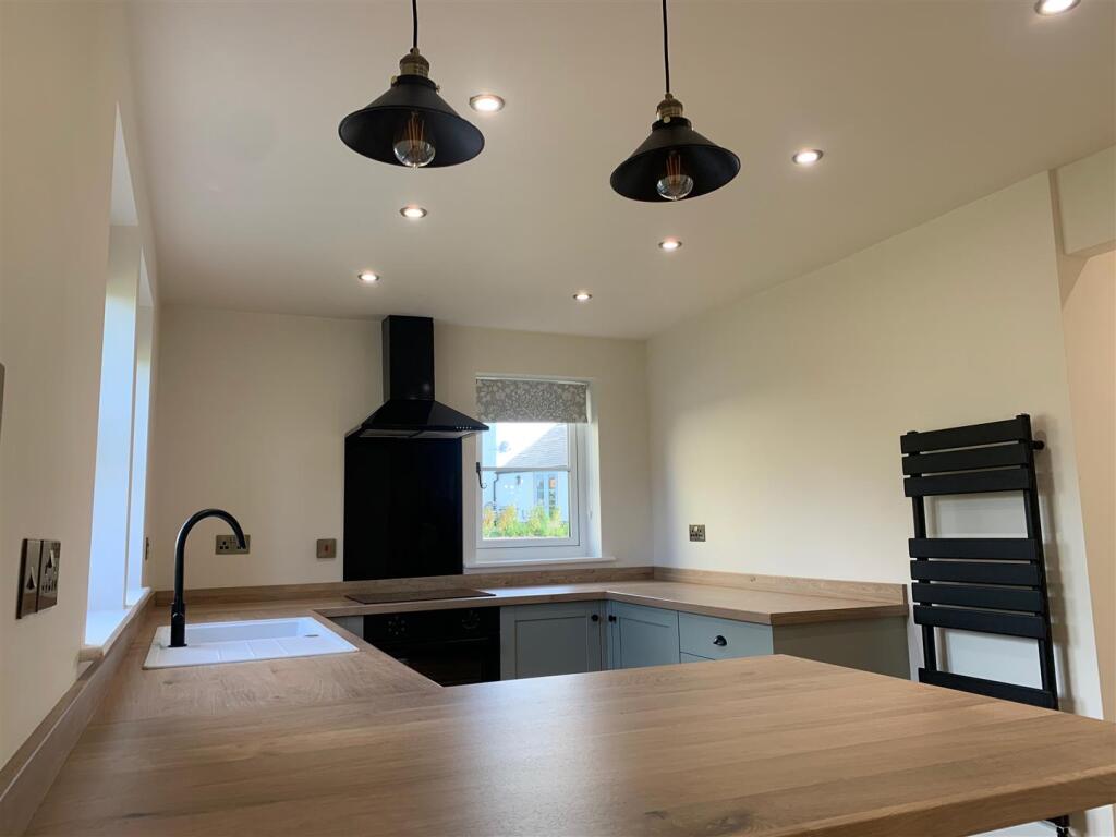 Additional image 13 of Warren Fold, Hurst Green