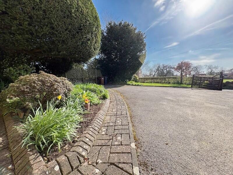 Back Lane South, Middleton, Pickering, YO18 8NU photo 4