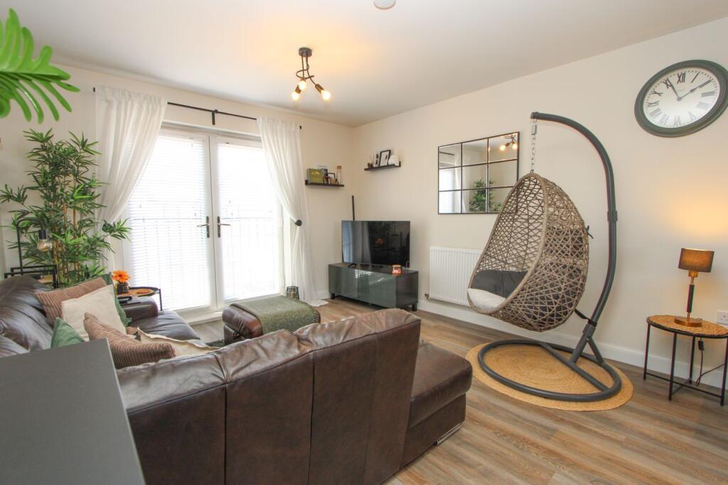 Clark Drive, Yate, BS37 photo 2
