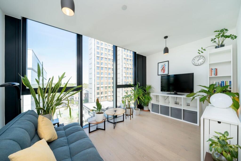 Main image of property: Highgate Hill, Archway