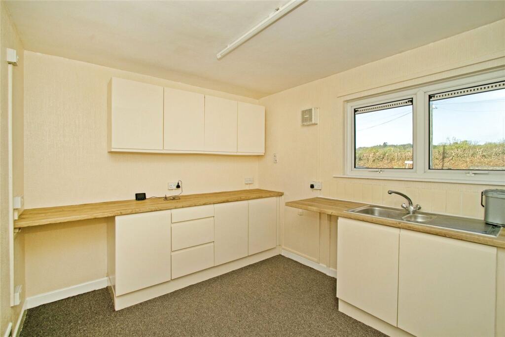 Apartment in Truro, Trevalsa - View 2
