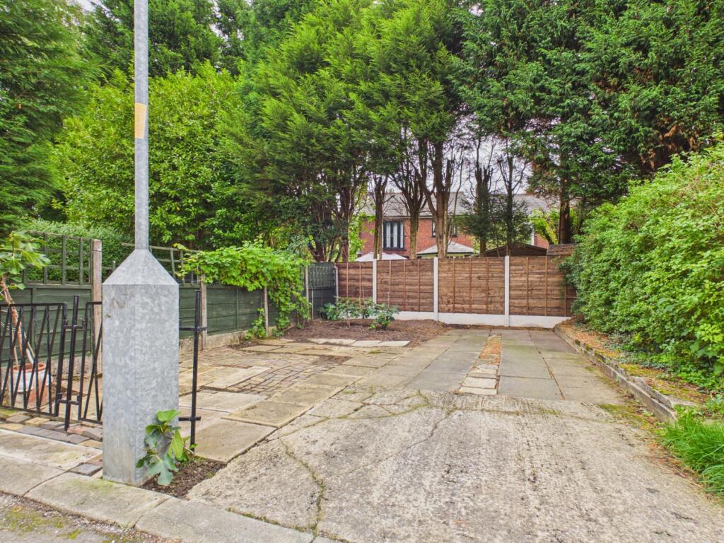 House in Tameside, Gee Cross - View 2