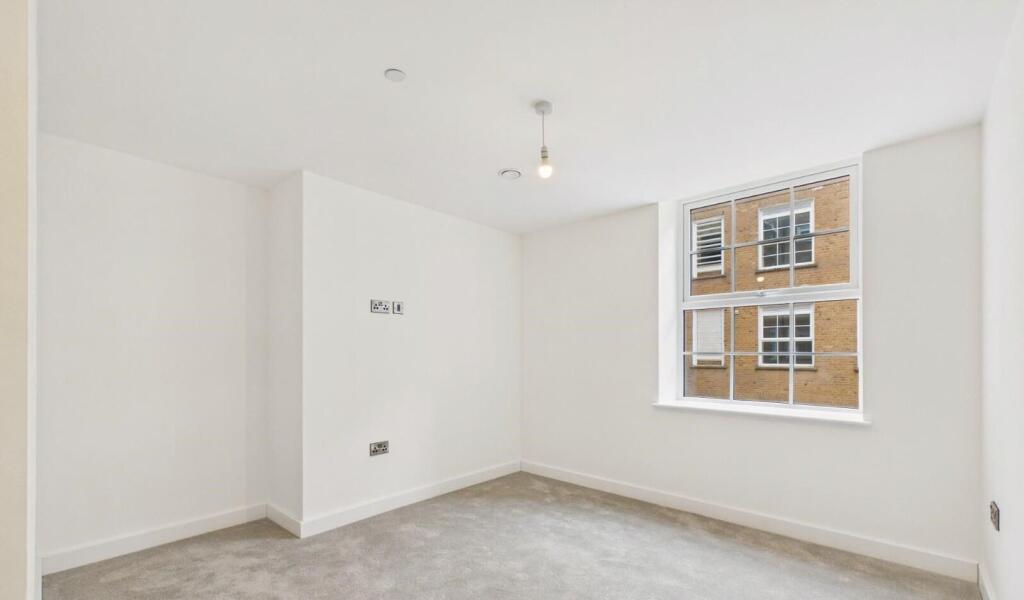 Fountain Court, B4, Birmingham, B4 photo 2