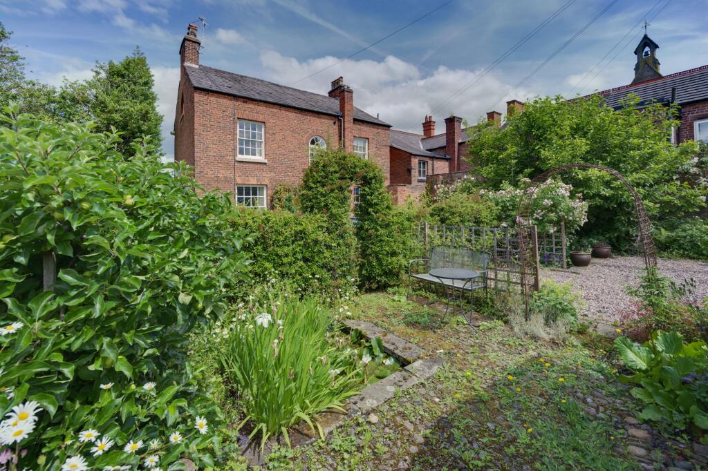 House in Crewe - View 4
