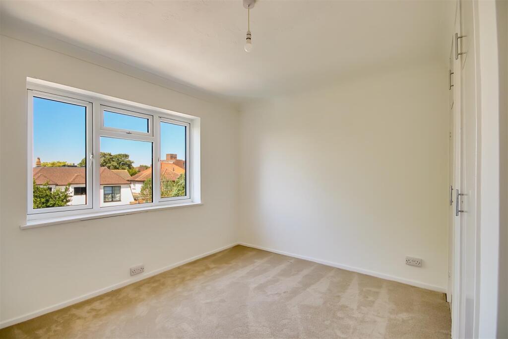 Wallace Court, West Worthing, BN11 - View 6