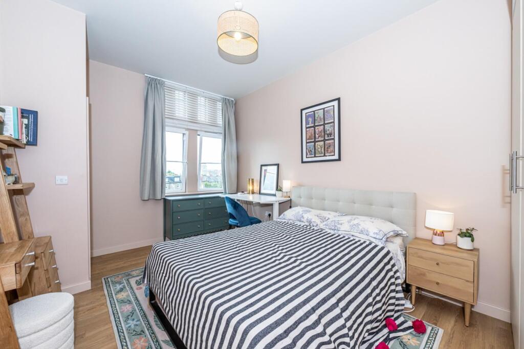 Apartment in London - View 4