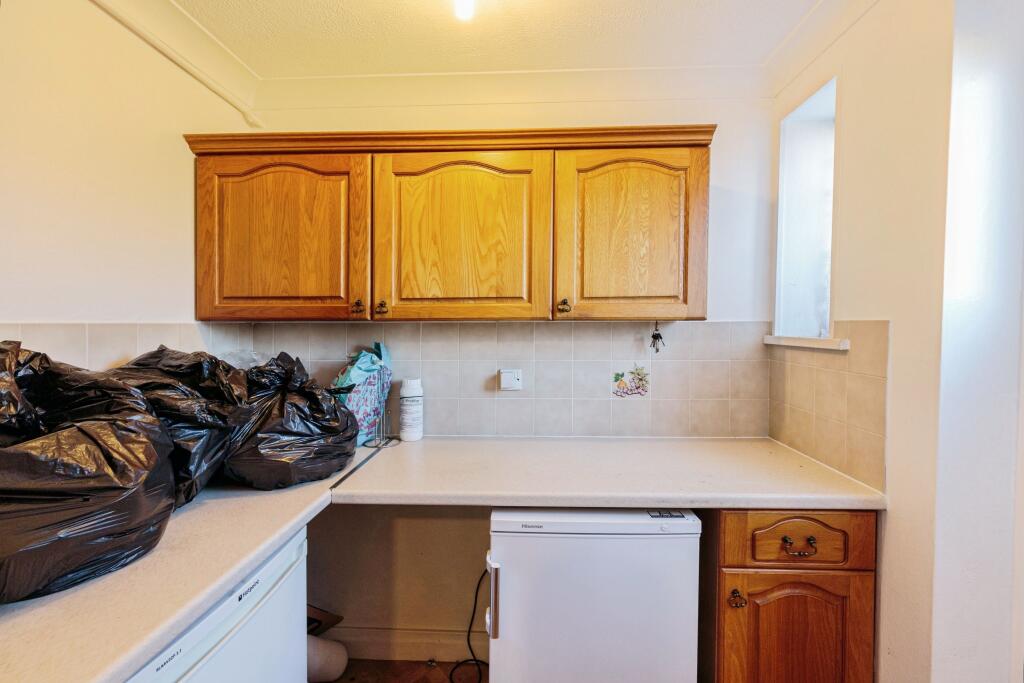Jeffrey Square, Blackpool, FY1 - More