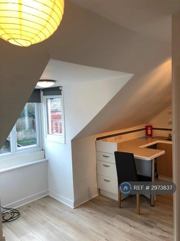 Apartment in Swindon - View 4